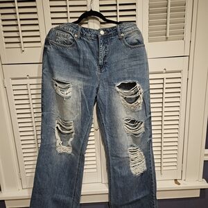 Casual Distressed Boyfriend Jeans in Classic Blue